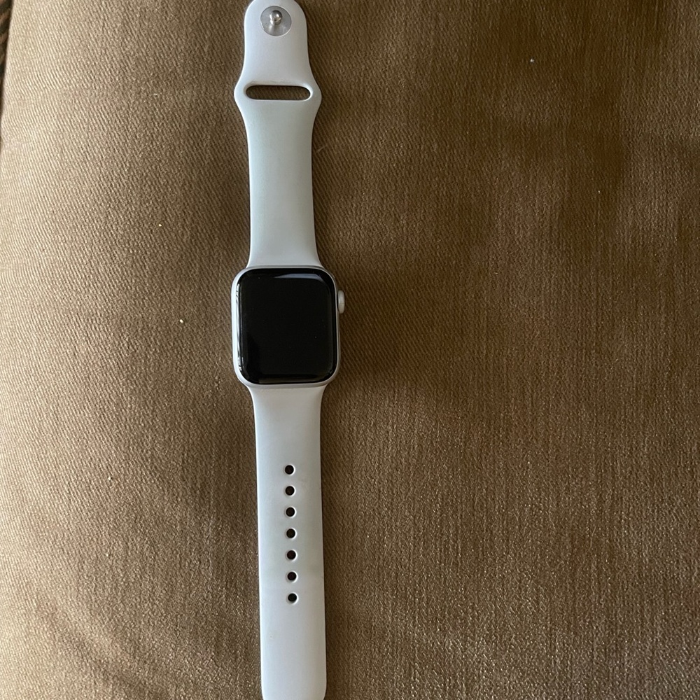 Apple Watch Series 4 (GPS + Cellular, 40MM)